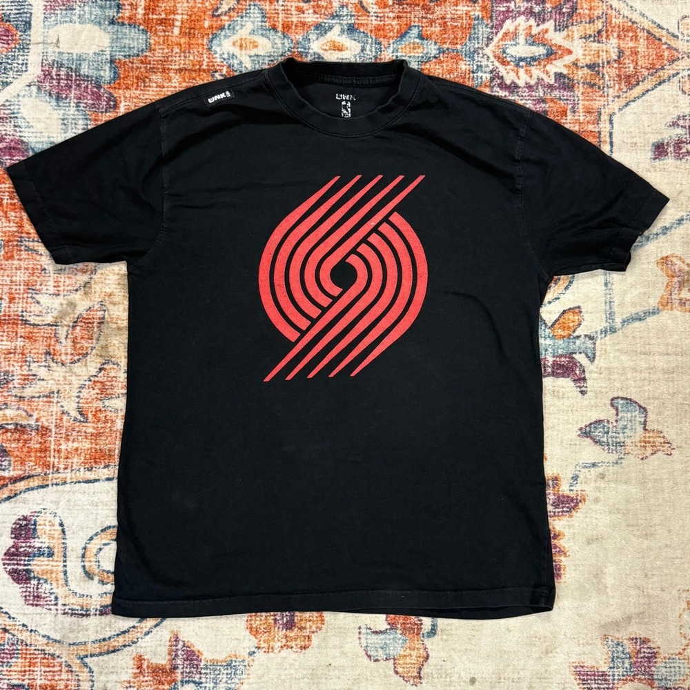 UNK NBA Portland Trail Blazers Graphic T-Shirt Mens Black Red Logo‎ Tee XL